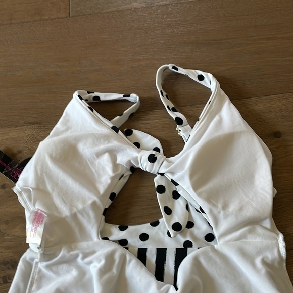Pin-Up Polka Dot Striped Tie Front Keyhole Cheeky 1-Pc Swimsuit L White Black - Picture 12 of 15